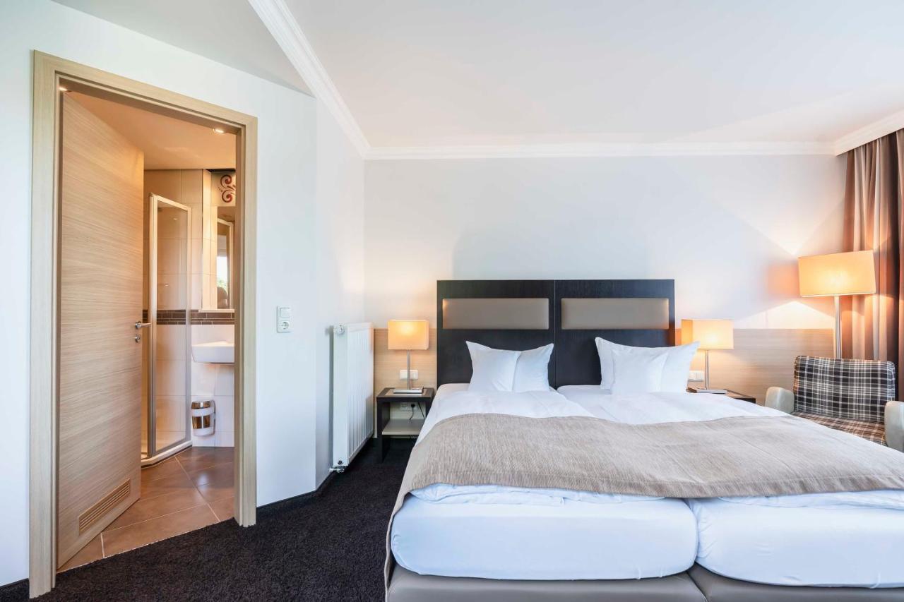 Hotel Markgraf เลห์นิน ภายนอก รูปภาพ