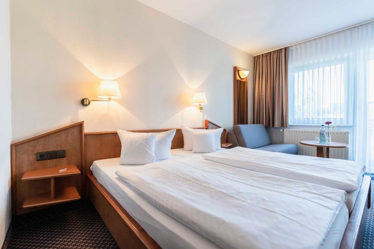 Hotel Markgraf เลห์นิน ภายนอก รูปภาพ