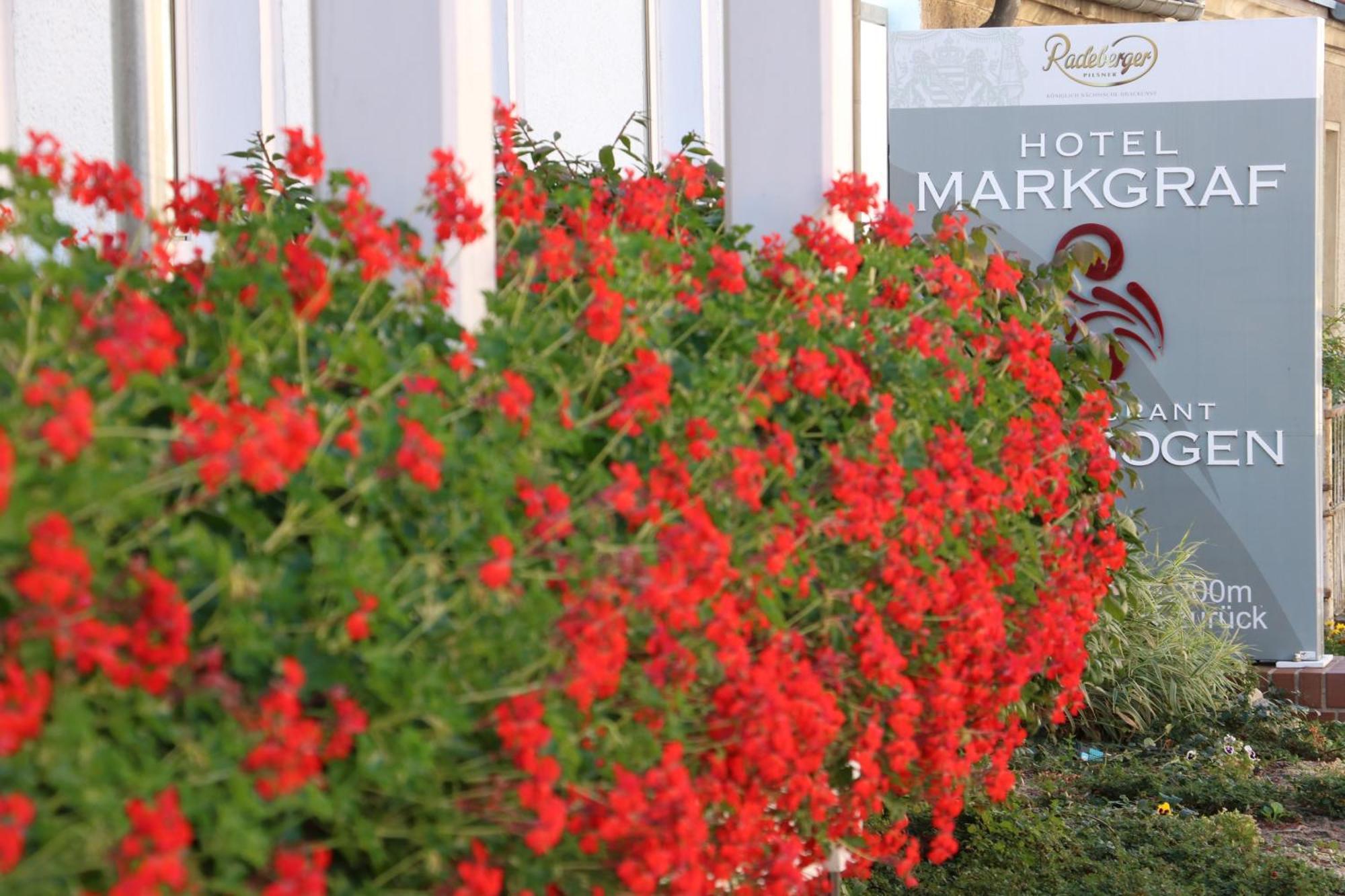 Hotel Markgraf เลห์นิน ภายนอก รูปภาพ