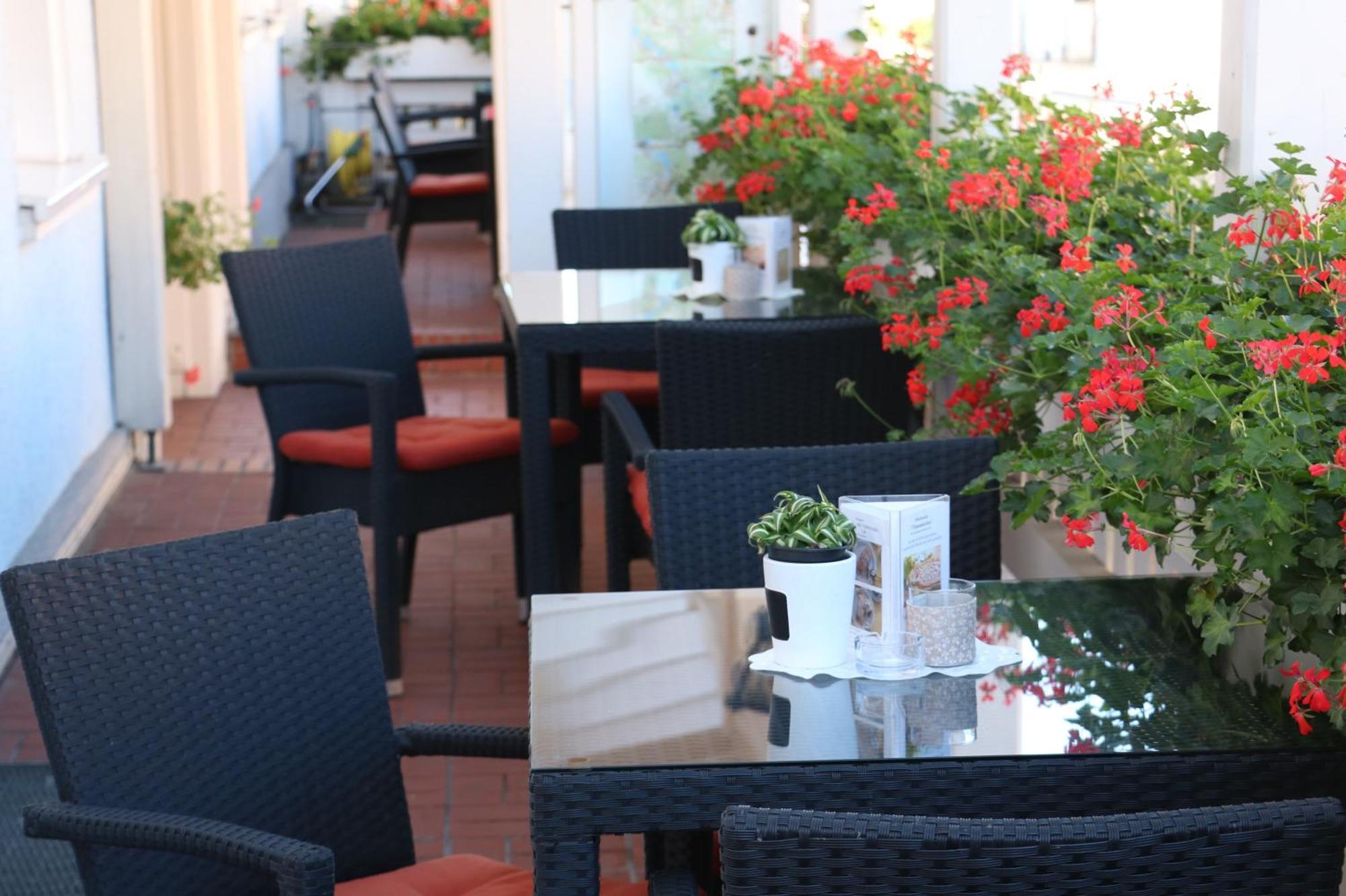 Hotel Markgraf เลห์นิน ภายนอก รูปภาพ