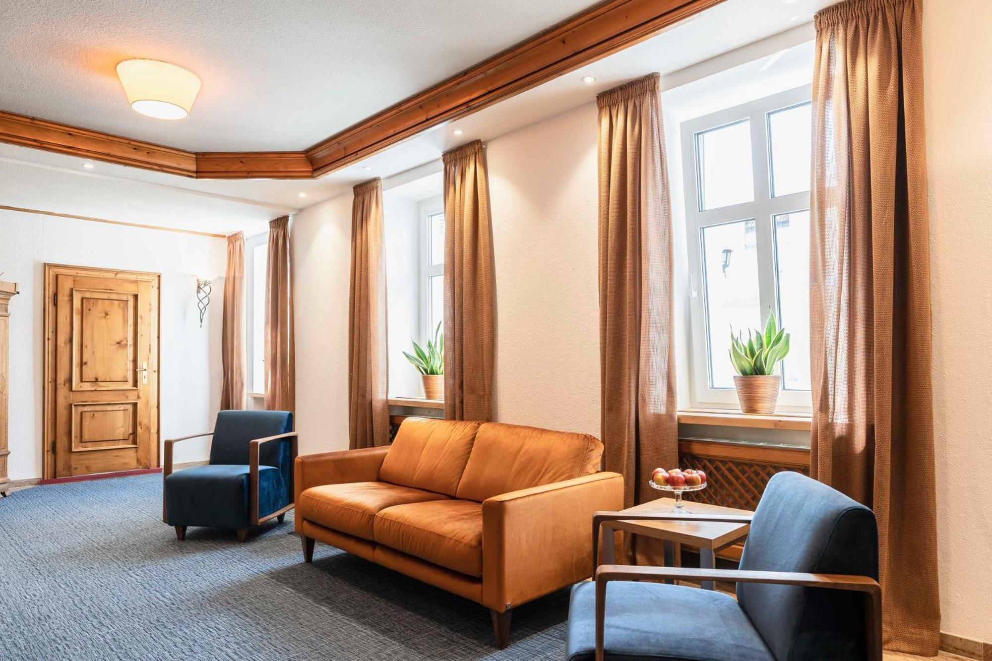 Hotel Markgraf เลห์นิน ภายนอก รูปภาพ