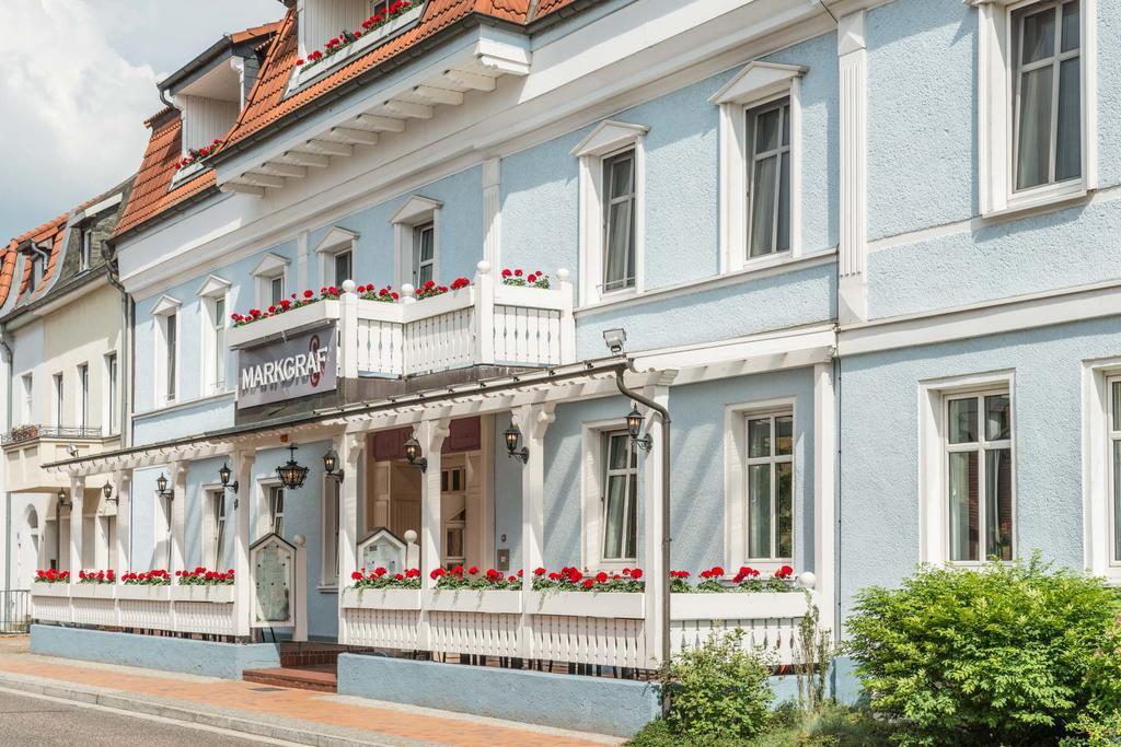 Hotel Markgraf เลห์นิน ภายนอก รูปภาพ